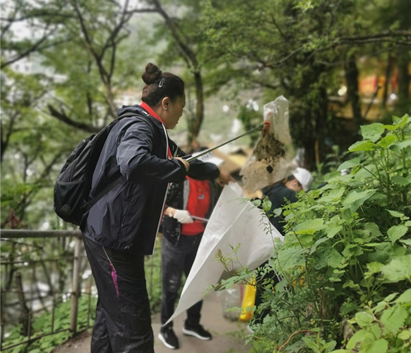 圖為康定女子.jpg 圖為康定女子.jpg