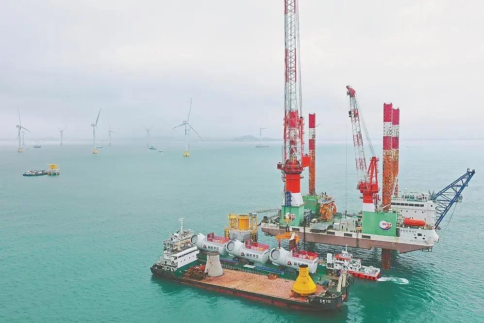 福能集團(tuán)曾是“一煤獨(dú)大”的老國企，近年來積極轉(zhuǎn)型，布局新能源、新材料、醫(yī)療健康等領(lǐng)域。圖為福能集團(tuán)三川海上風(fēng)電項(xiàng)目。（資料圖片）